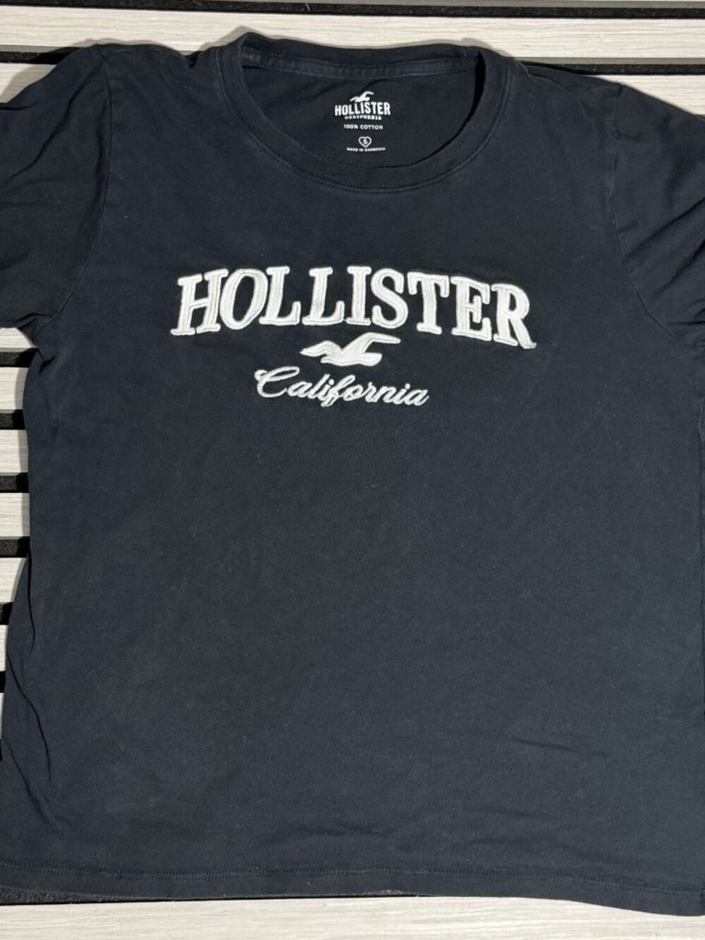 Hollister Baby Tee Black Embroidered Logo S Y2K Graphic Tee California